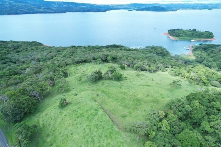 Oportunidad única en Laguna Arenal