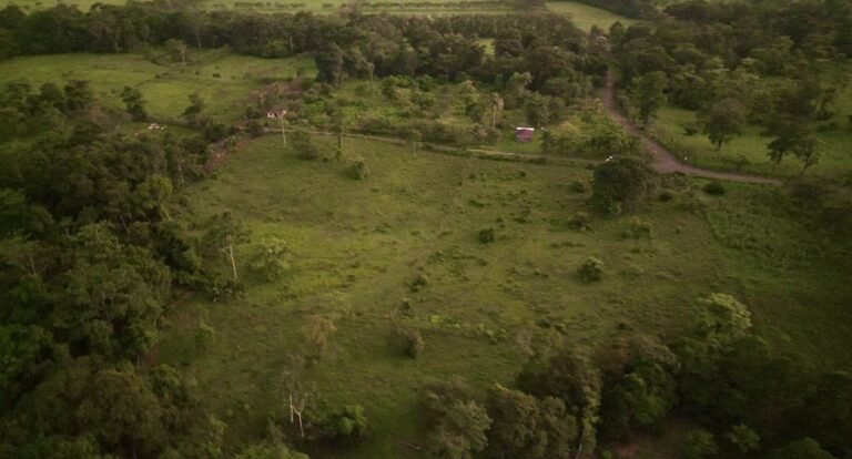 Dos propiedades — Cuatro Bocas de Upala