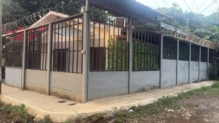 Casa en venta — Playas del Coco